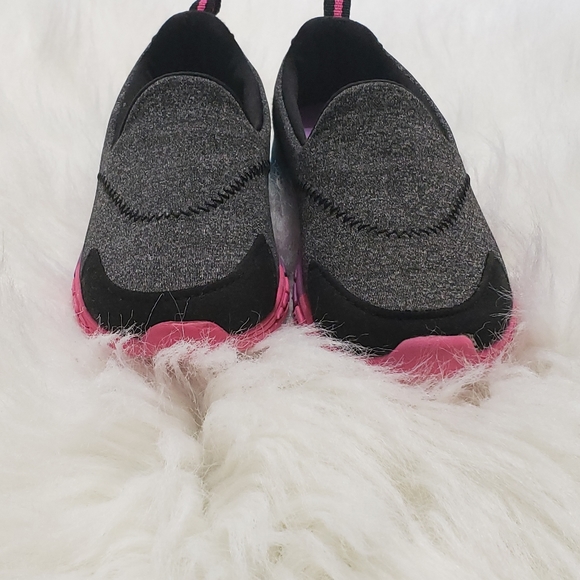 ATHLETIC WORKS Slip On Size 9 - Picture 3 of 13